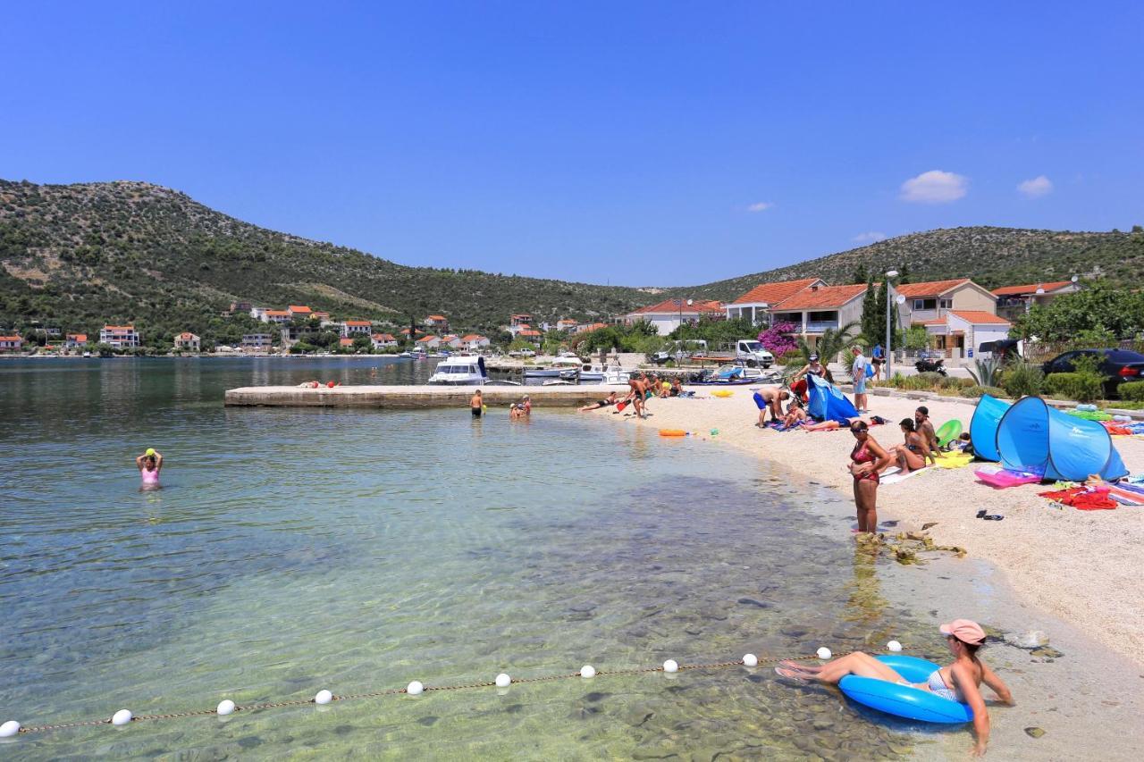 Apartments With A Parking Space Poljica, Trogir - 11454 Марина Екстериор снимка